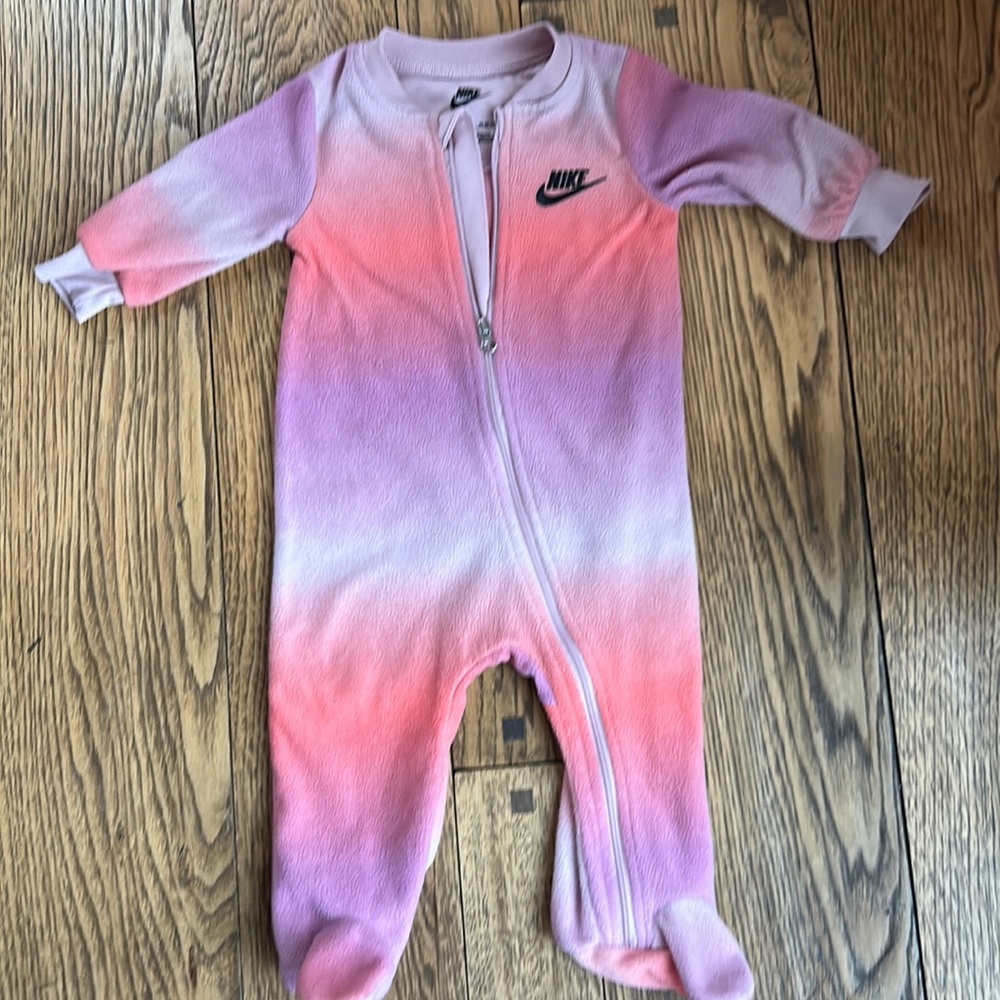 Baby Nike pastel onesie size 6 months